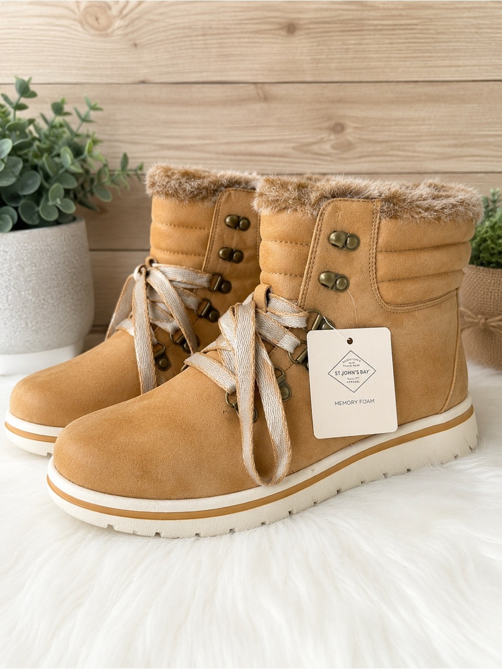 St. John's Bay Women’s Winter Boots Faux Fur Memory Foam Size 9